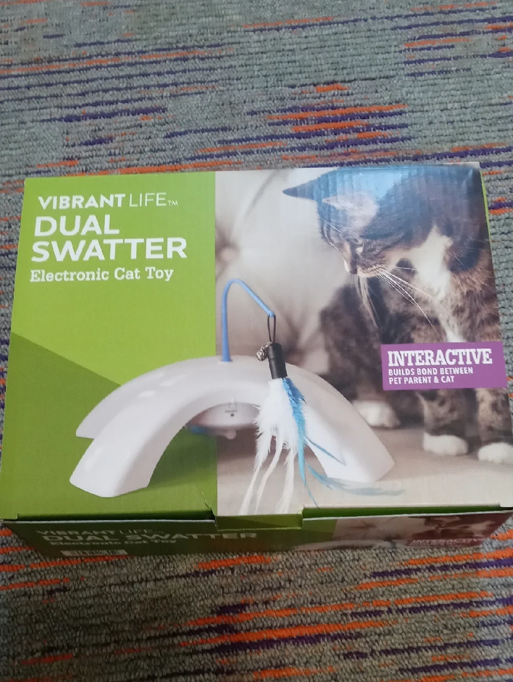 Vibrant Dual Swatter Electronic Cat Toy - White with Blue Feathers